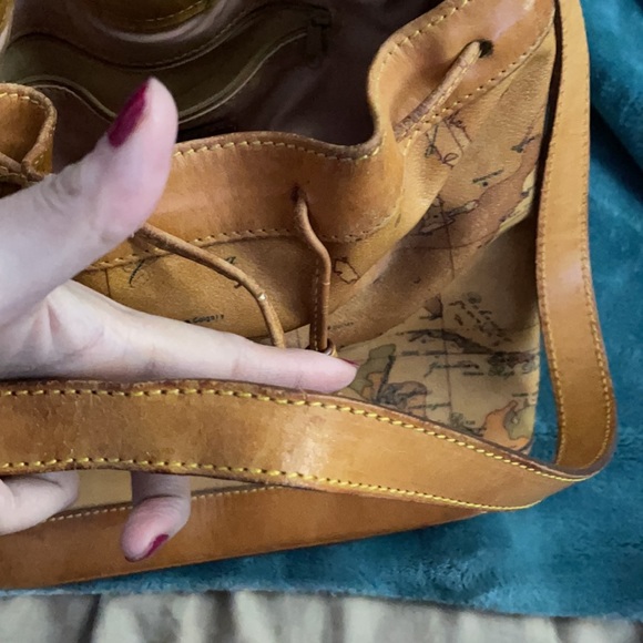 Vintage Alviero Martini bucket bag - Picture 6 of 8